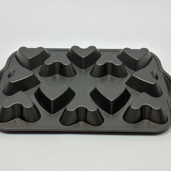 Nordic Ware Heart Tartlette Pan 12-Cup Heavy Cast Aluminum Nonstick NEW - Picture 12 of 12
